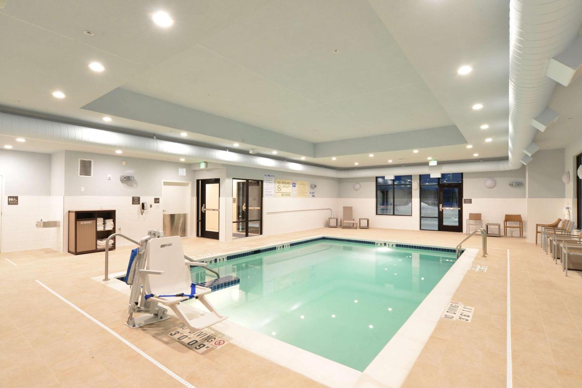 Hampton Inn & Suites Menomonie-Uw Stout Экстерьер фото