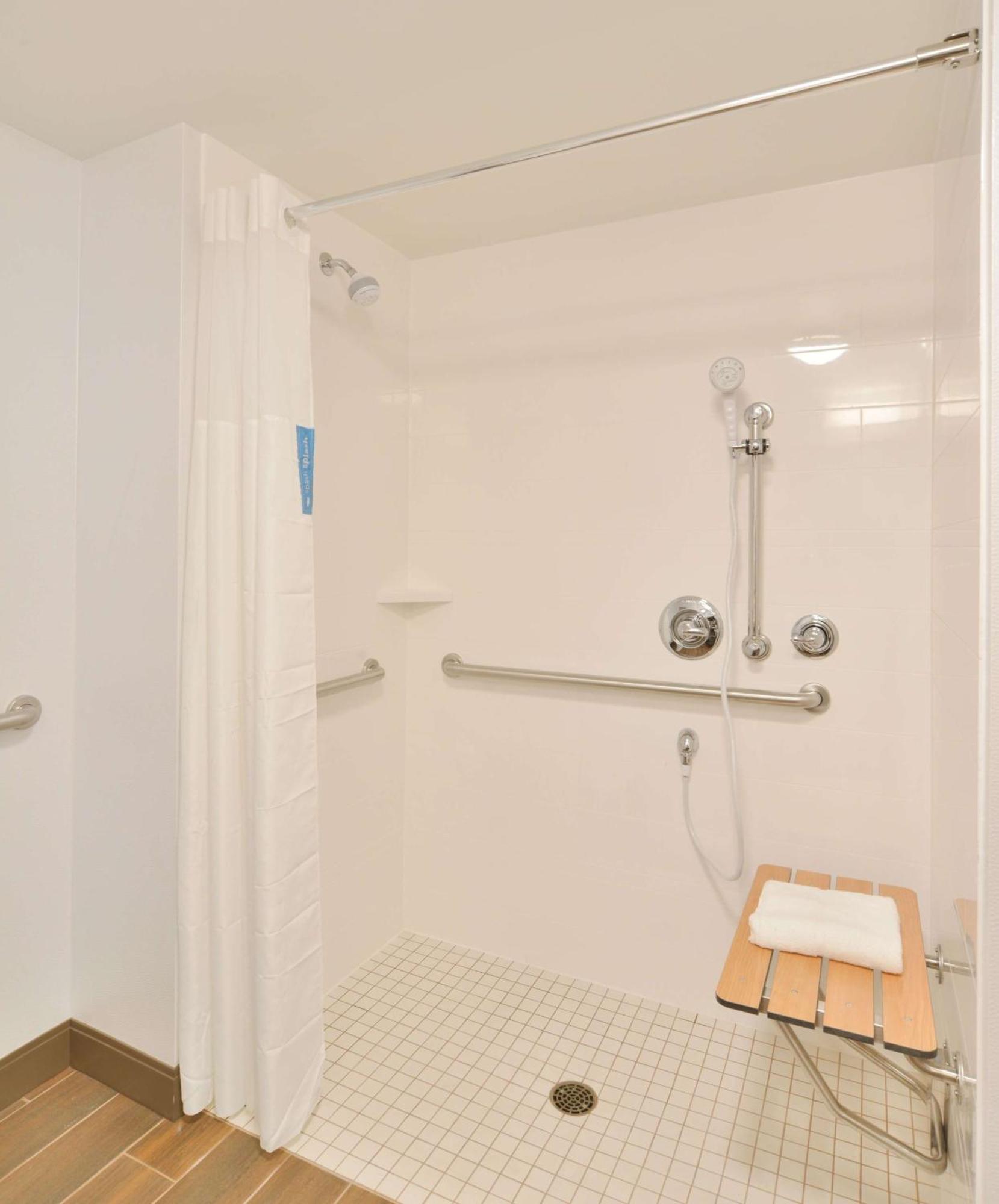 Hampton Inn & Suites Menomonie-Uw Stout Экстерьер фото